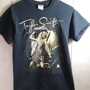 Taylor Swift tour t-shirt
